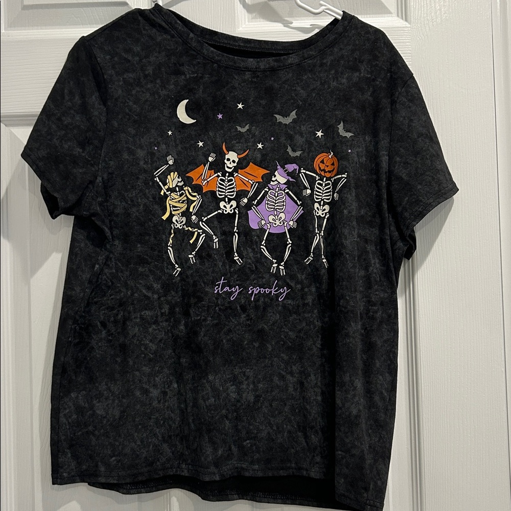 Stay Spooky Skeleton Graphic T-Shirt - Picture 3 of 3